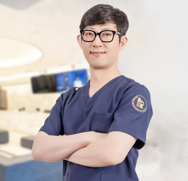 로이스치과의원 포항 오천점 김군종 대표원장 (사진제공 = 로이스치과의원 오천점)