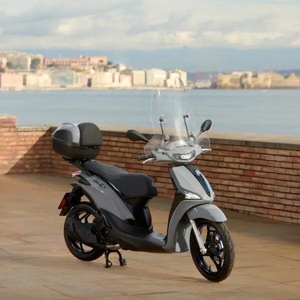 * 하이 휠 스쿠터의 기준, 리버티 S 125 모델이 한국에서 출시됐다. 사진=피아지오