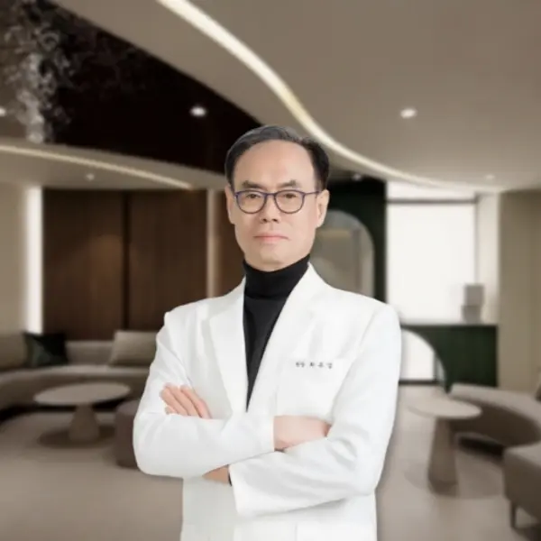 뮤토엘성형외과 피부과 전문의 최유섭 진료원장