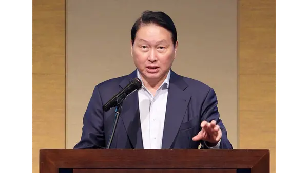 최태원 회장, SK㈜ 지분 매각 9440억원 마련..재산분할액 상응