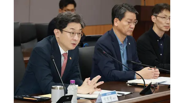 코스피, 급락에 7월말 밑돌아...이억원 