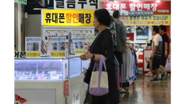 [단통법 폐지 1년] 인센티브 노린 대리점 '10만원 요금제' 유도 관행 여전