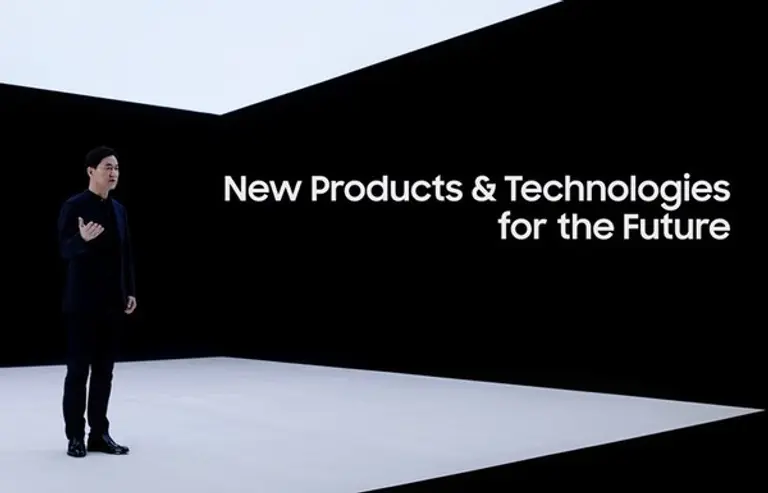 삼성전자 네트워크사업부장 전경훈 사장이 신규 5G 솔루션을 소개하는 모습.