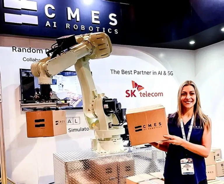 ◇SKT와 씨메스가 공동개발한 ‘AI 물류 이·적재 로봇’(사진:SKT)