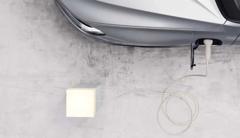 볼보카가 미국 스타벅스 매장에 전기차 충전소를 설치한다. 사진=볼보