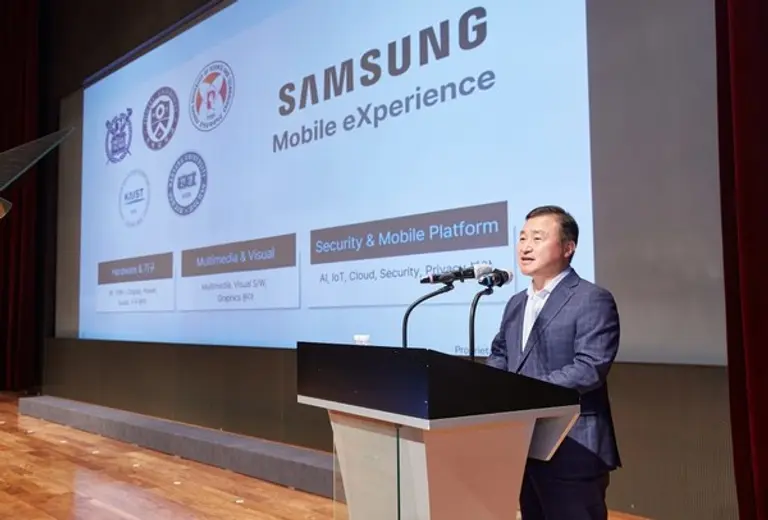 ◇삼성전자가 10일 국내 주요 대학의 교수진과 연구원들을 삼성전자 수원디지털시티로 초청해 모바일 기술 관련 최신 연구 개발 결과를 공유하는 ‘제1회 MX 비전 데이’ 행사를 개최했다.(사진: 삼성전자)