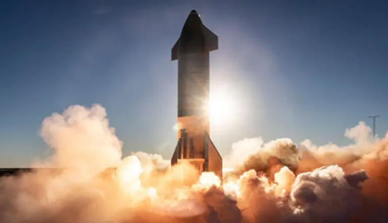 스페이스X가 우주로 향하는 로켓을 쏘아 올리고 있다. 사진=스페이스X