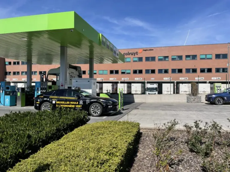 브뤼셀에서 운영되는 녹색수소 택시. 사진=이올리에너지