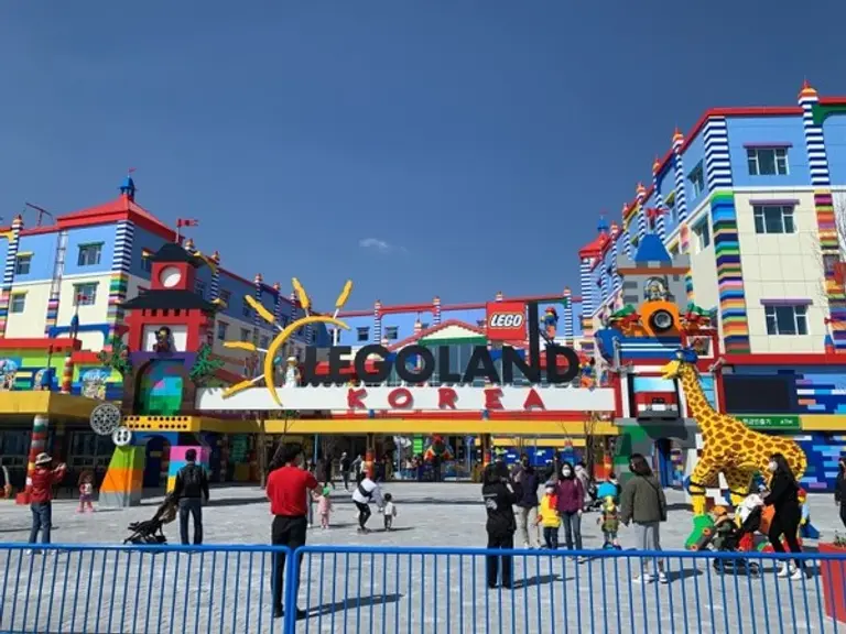 *최근 부동산PF 등 금융 시장 경색의 주범으로 꼽히는 춘천의 레고 랜드 전경