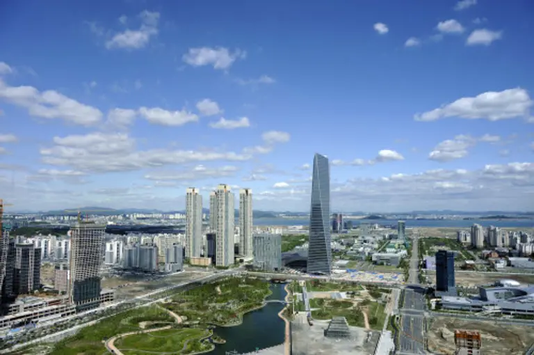  * 3조원대 소송에서 승소, 재무 리스크 등 불확실성이 해소됨에 따라 포스코건설의 송도개발 막바지 사업에도 한층 탄력이 붙을 전망이다. 