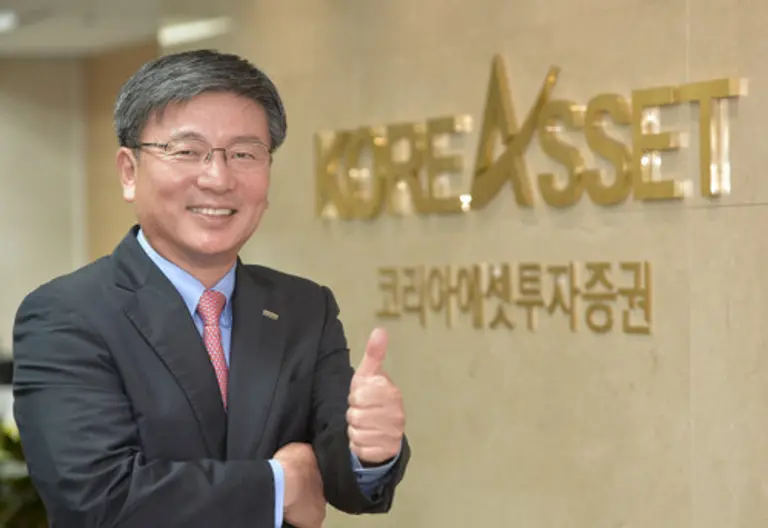  * 코리아에셋투자증권 기동호 대표이사가 10년째 사랑의 연탄배달 등 ESG경영 노력을 지속하고 있어 증권가에 화제가 되고 있다. 