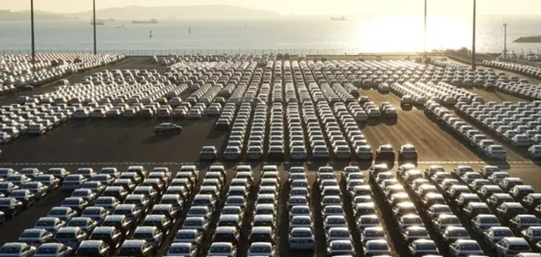 수출을 기다리고 있는 중국산 자동차들. 출처=SCMP