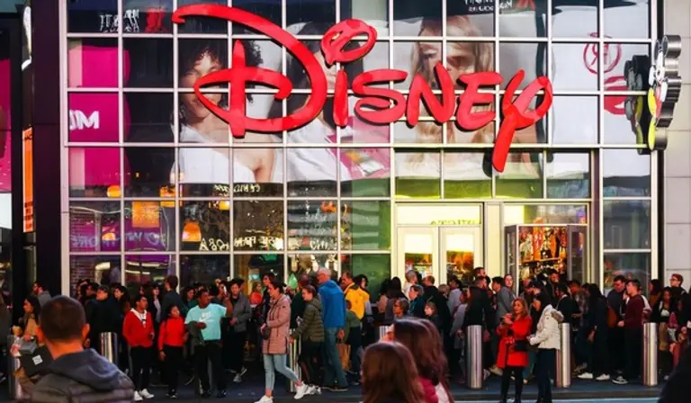 뉴욕 타임스퀘어에 있는 디즈니 스토어. 출처=게티이미지
