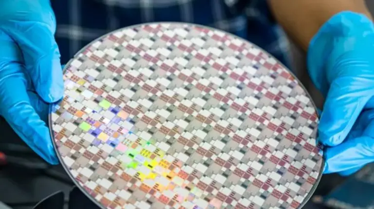 전 세계 자동차 업체들은 반도체 공급 부족에 시달려 왔다. 출처=게티이미지