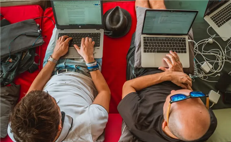  * Covid19로 확산된 기업들의 원격 근무 확산이 아직도 여전하다. 주요 기업체들에 화 수 목 주3일 근무제가 자리잡으면서 세계 최고의 부자도시 뉴욕 유통상가가 신음소리를 내뱉고 있다. 뉴욕 상가의 끝 없는 불황은 자칫 세수 부족으로 이어져 뉴욕 지하철을 멈춰 세울 수 있다는 우려가 제기되고 있다. 사진=픽사베이