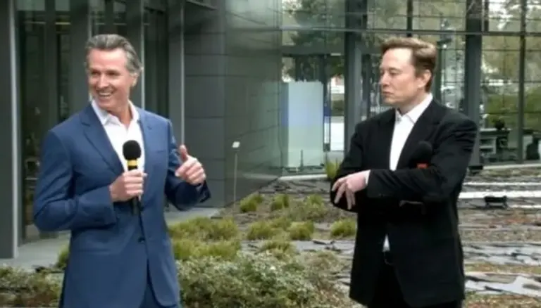 일론 머스크 테슬라 최고경영자(오른쪽)과 개빈 뉴섬 미 캘리포이나주 주지사. 출처=폭스TV