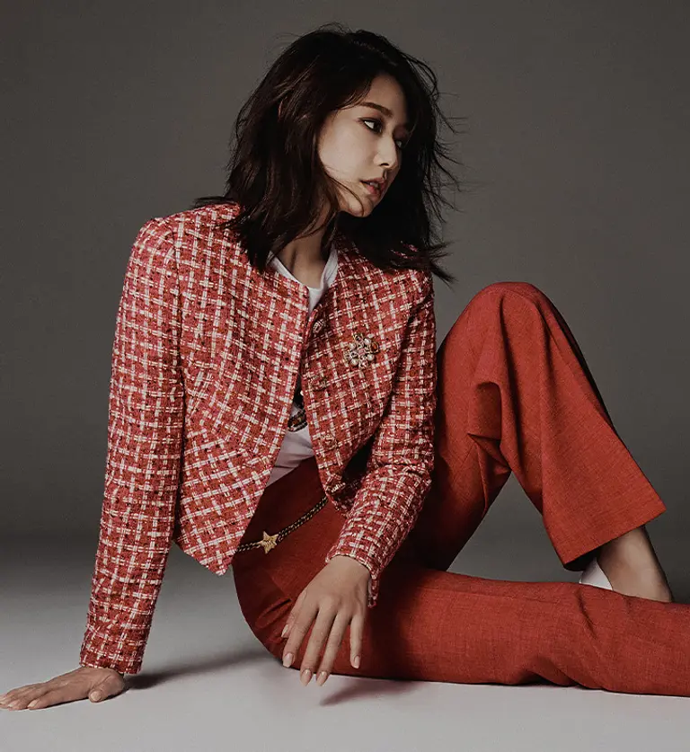 대현의 여성 브랜드 모조에스핀. 배우 박신혜를 모델로 기용하고 있다. 대현 홈페이지.