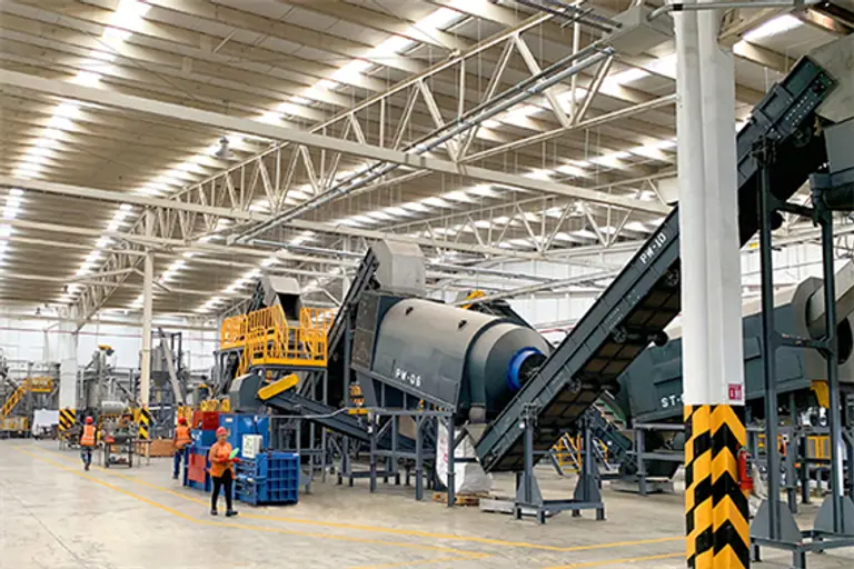  * 다이렉트팩의 폐플라스틱 재활용 시설. 사진=다이렉트팩