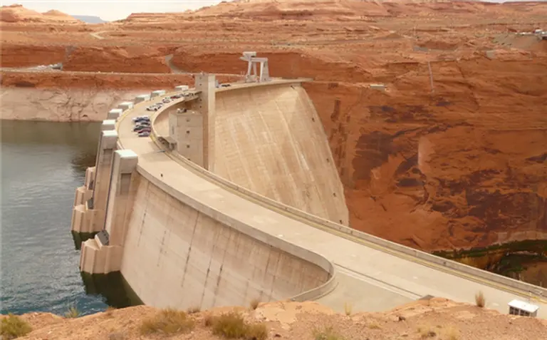  * 콜로라도 강을 막아 생긴 파월호 수위는 역대 최저 수준이다. 사진=픽사베이