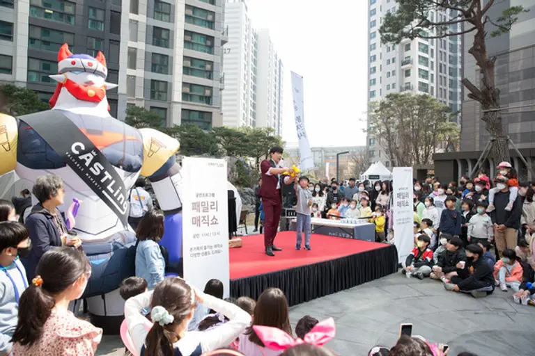 고덕 롯데캐슬 베네루체 단지에서 진행된 캐슬링 서비스(사진제공. 롯데건설) 