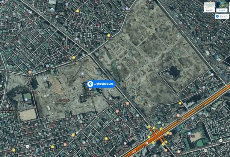 성북구 장위 10구역은 사랑제일교회를 제외한 나머지 부지는 이미 철거된 상태다.(출처. 네이버 위성지도)