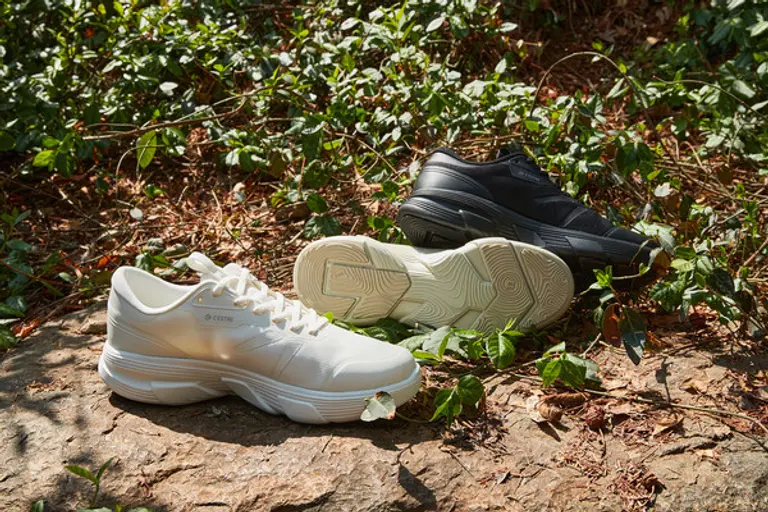 코오롱스포츠가 출시한 트래블스니커즈 스카이스트(사진제공. 코오롱 FnC)