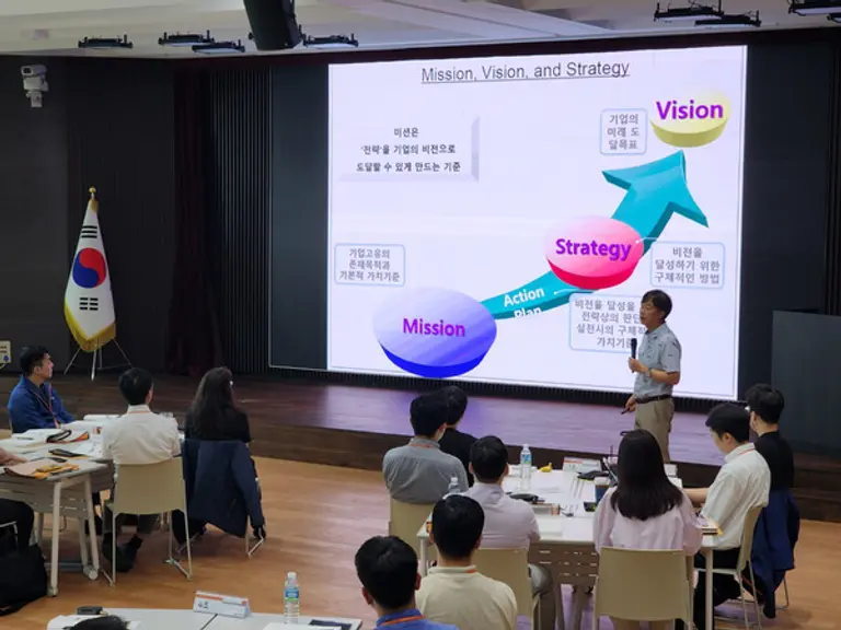 호반그룹은 미래인재 육성을 위해 ‘2023 호반리더스아카데미’를 진행한다.(사진. 호반건설)