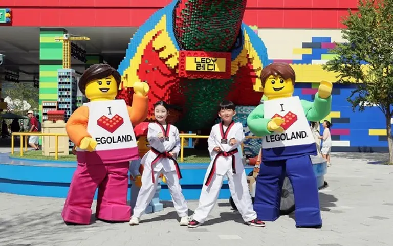 레고랜드 코리아가 세계태권도 문화축제를 기념해서 이색 할인 이벤트를 진행한다.