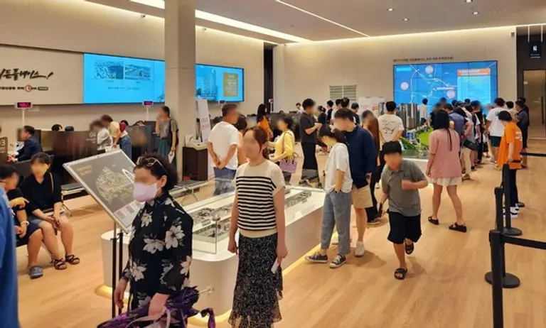 광주 운암산공원 우미린 리버포레 견본주택이 문을 연 첫 주말 3일 동안 1만 2천여명이 몰려 뜨거운 관심을 받았다. (사진제공. 우미건설)