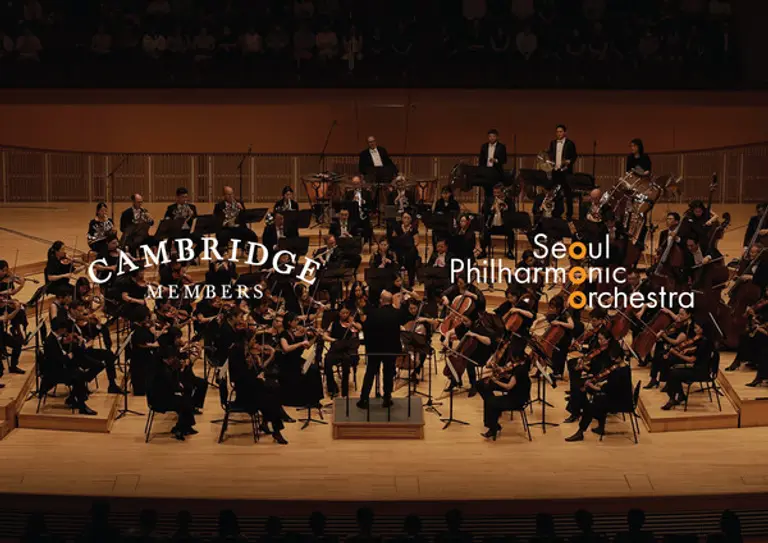 캠브리지멤버스가 서울시향 연주복을 협찬했다. (사진제공. 코오롱 FnC)