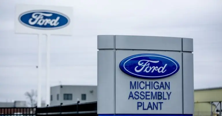 포드가 노동자 파업을 이유로 미시간에 건설 중인 전기차 배터리 공장의 공사를 중단했다.