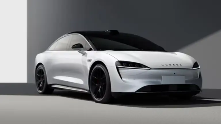 화웨이가 오는 11월 출시할 예정인 전기차 룩시드 S7.