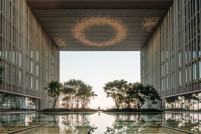 2023 아키타이저 비전 어워드에서 수상한 용산 아모레퍼시픽 신사옥의 옥상조경 사진 (사진제공. 현대건설)