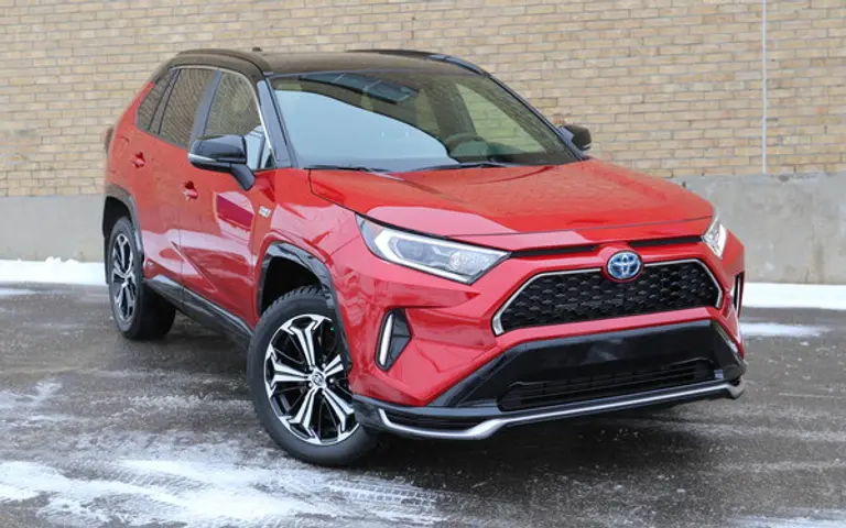 도요타는 180만대 이상의 RAV4를 리콜한다고 발표했다.