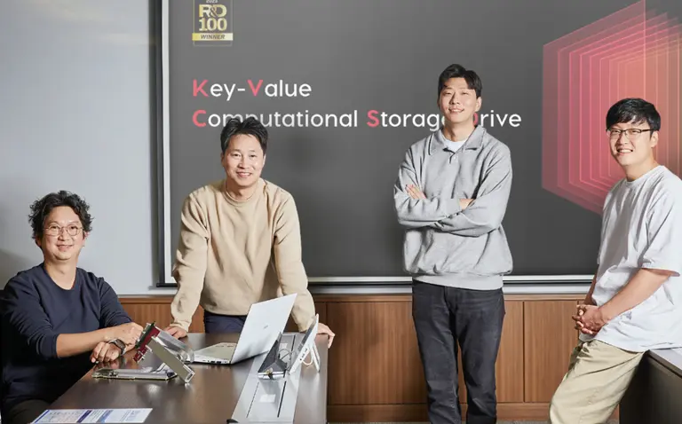 KV-CSD 개발 주역, (왼쪽부터) 정우석 팀장, 양순열 TL, 박인혁 TL, 오태진 TL