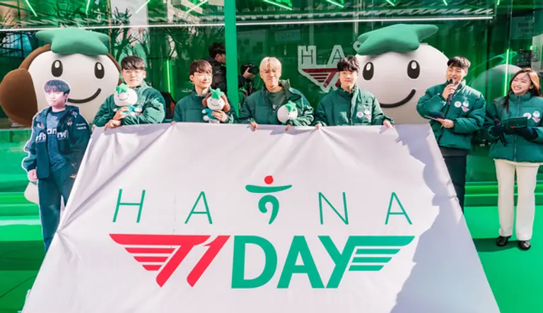 (사진 왼쪽부터) T1의 