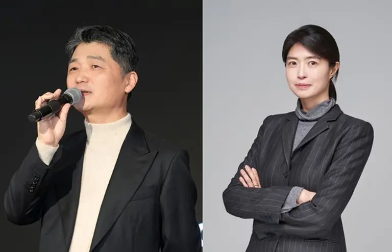 카카오 CA협의체 공동 의장을 맡은 김범수 경영쇄신위원장(왼쪽)과 정신아 카카오 대표이사 내정자