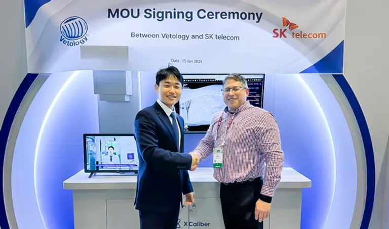 손인혁 SKT 글로벌 솔루션 AIX 담당(사진 왼쪽)과 세스 월렉 베톨로지 CEO