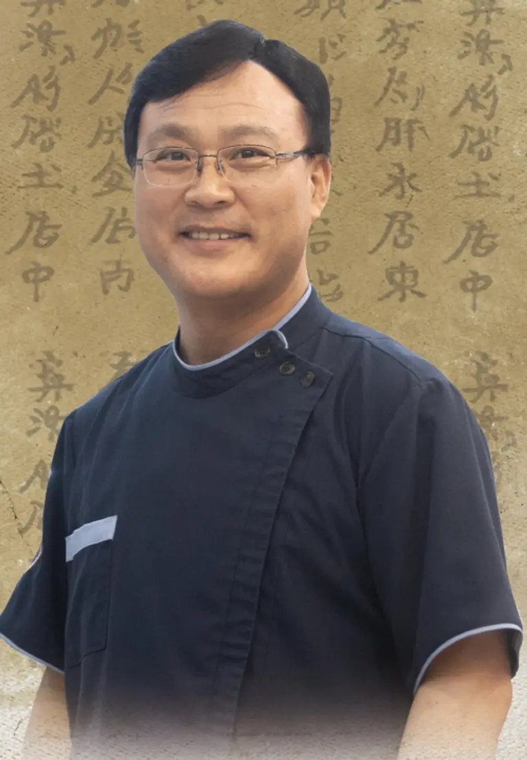 나영철 한의학박사 겸 여기한방병원 병원장