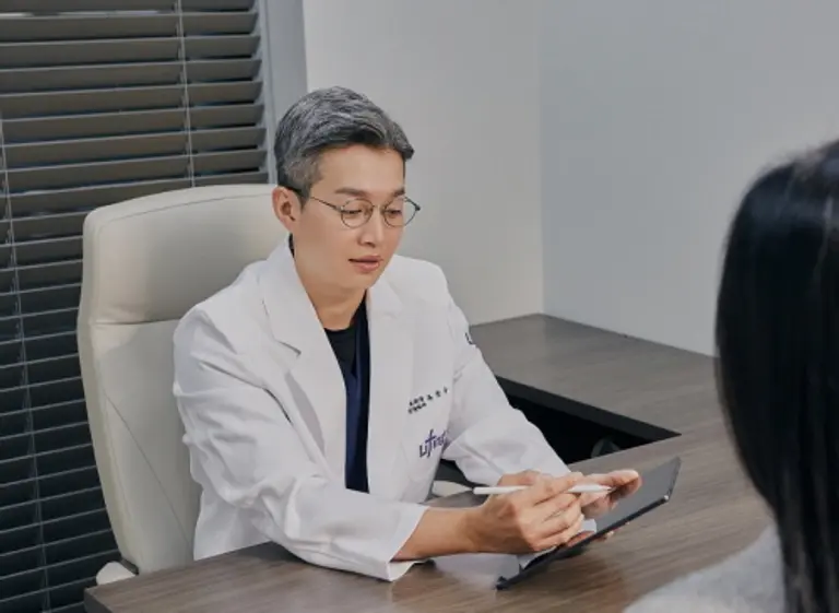 리팅성형외과 부산점 유한수 대표원장