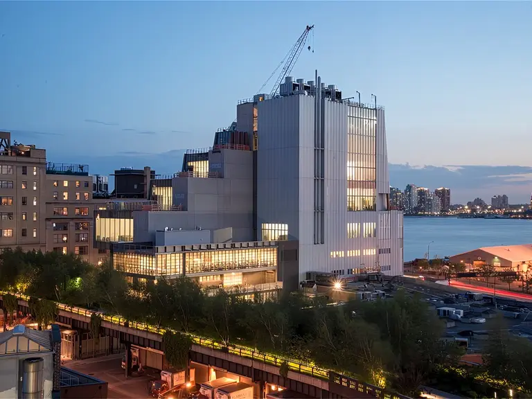 뉴욕 하이라인에서 본 휘트니 미술관(2014년 5월 촬영) (Photograph by Timothy Schenck)