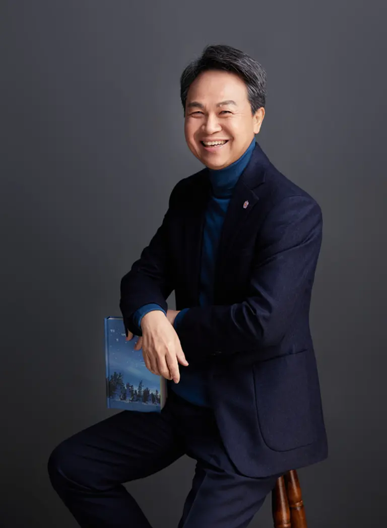 진옥동 신한금융그룹 회장 [출처: 신한금융]