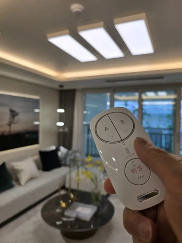 원클릭 리모콘 (사진제공. 포스코이앤씨)