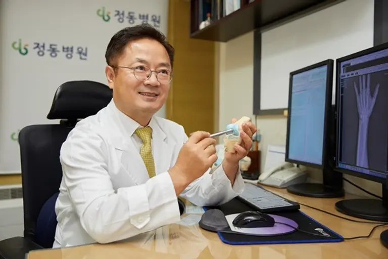 정동병원 김창우 원장.