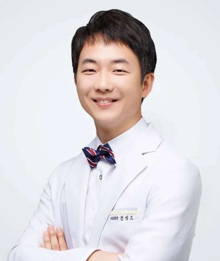 엔비유성형외과 권병소 대표원장