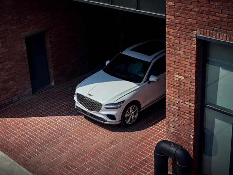 제네시스 브랜드가 럭셔리 중형 SUV ‘GV70 부분변경 모델’을 출시했다.