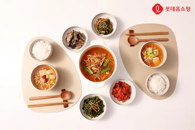 롯데홈쇼핑은 유명 맛집 브랜드를 가정간편식(HMR)으로 상품화해 유통하는 맛집 플랫폼 