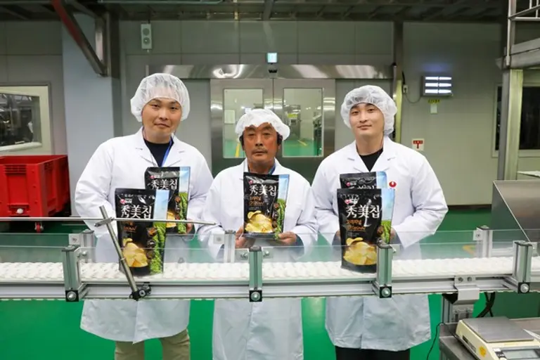 올해 선정된 10명의 청년농부 중 안천기(강원도 평창군, 만 31세)씨와 안민기(만 23세)씨는 친형제 사이로 40년간 감자농사를 지어온 아버지 안병욱씨의 뒤를 이어 감자농사에 도전하게 된다.