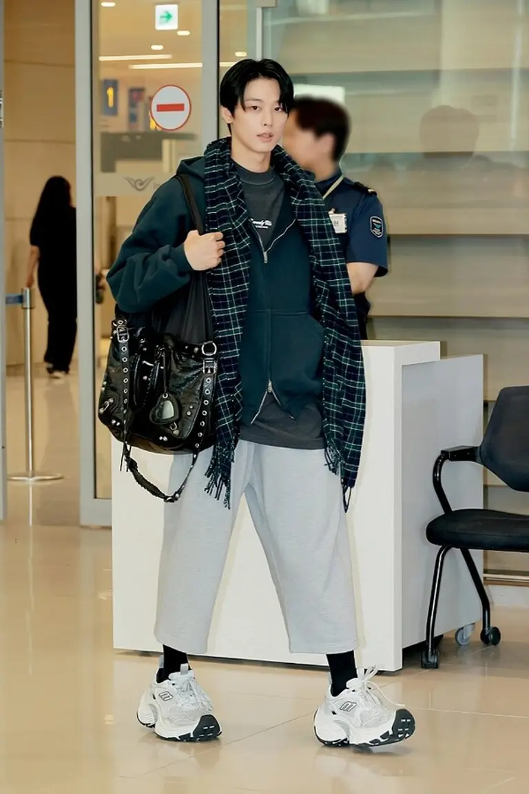 사진 출처: 발렌시아가(BALENCIAGA)