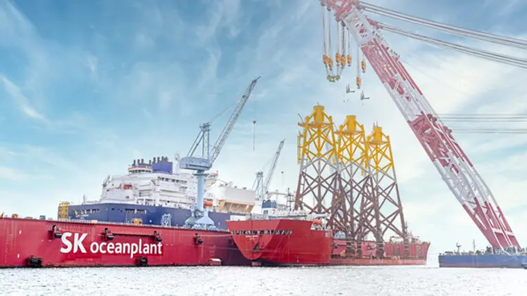 SK오션플랜트 해상풍력 하부구조물(재킷) 선적 장면